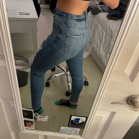 Light wash size 5 high waisted jeans - Picture 2 of 5